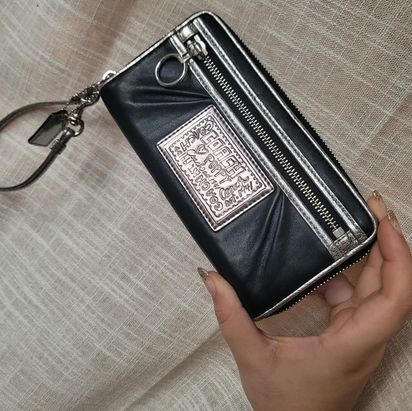 Coach Poppy Leather Rocker Slim Wallet EUC - Picture 14 of 14